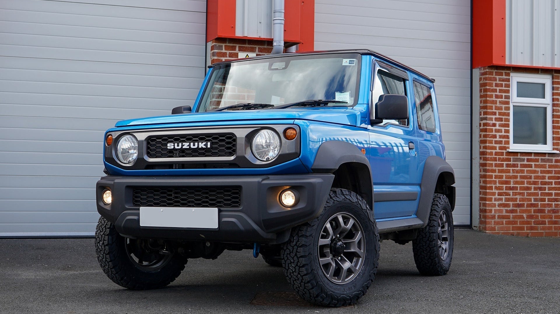 Suzuki Jimny (2018+) with a JimnyStyle +40mm Suspension Lift Kit with Castor Correction Bushes JimnyStyle Street Track Life