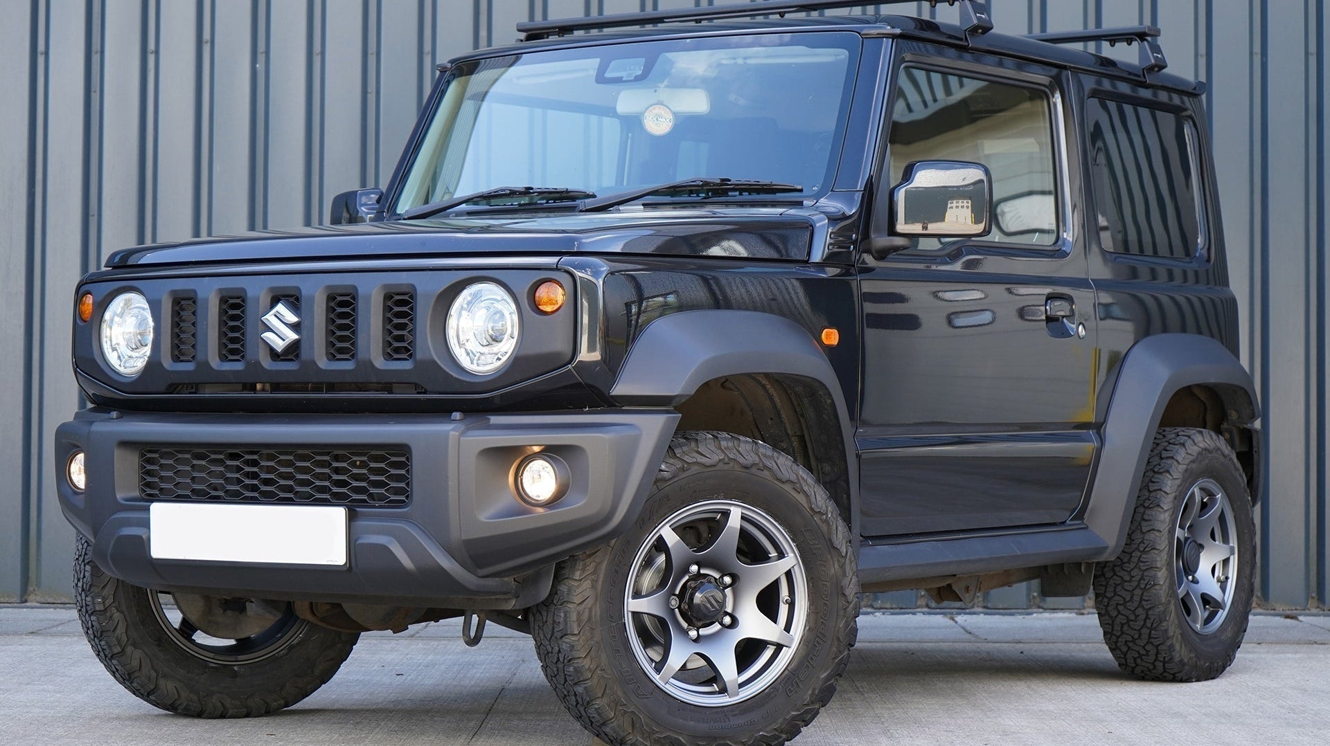 Suzuki Jimny (2018+) fitted with Matte Anthracite High Peak J-02 wheels