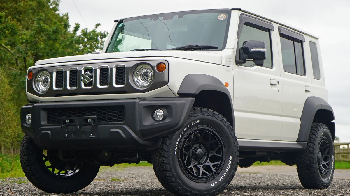 Suzuki Jimny Nomade 5-door +40mm JIMNYSTYLE suspension lift Magpie M-01 wheels