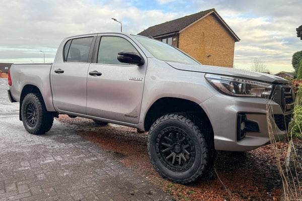TOYOTA HILUX (2016+)