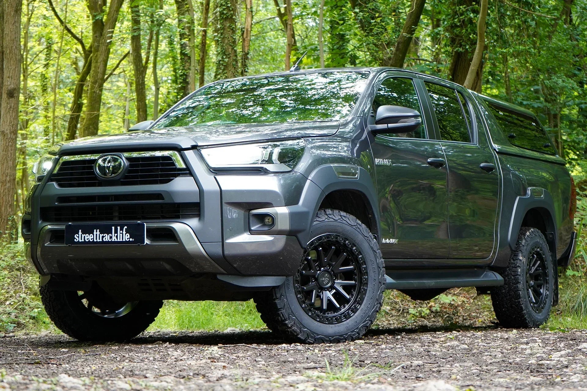 Fitting Magpie M-02 Wheels to a Toyota Hilux