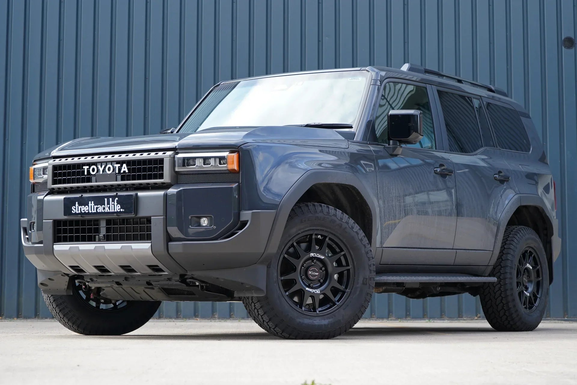 Toyota Land Cruiser Prado 250 (2024+) with EVO Corse DakarZero 18" wheels and General Grabber AT3 tyres