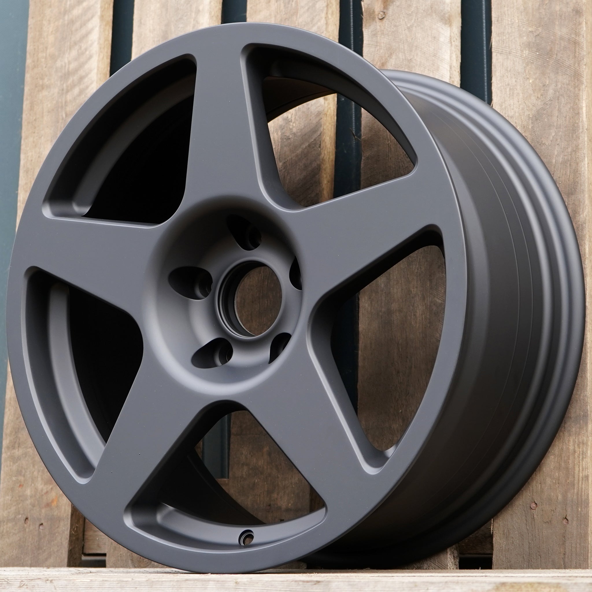 Calibre Five 18" Wheel Package for Volkswagen Transporter T5 (2003+)