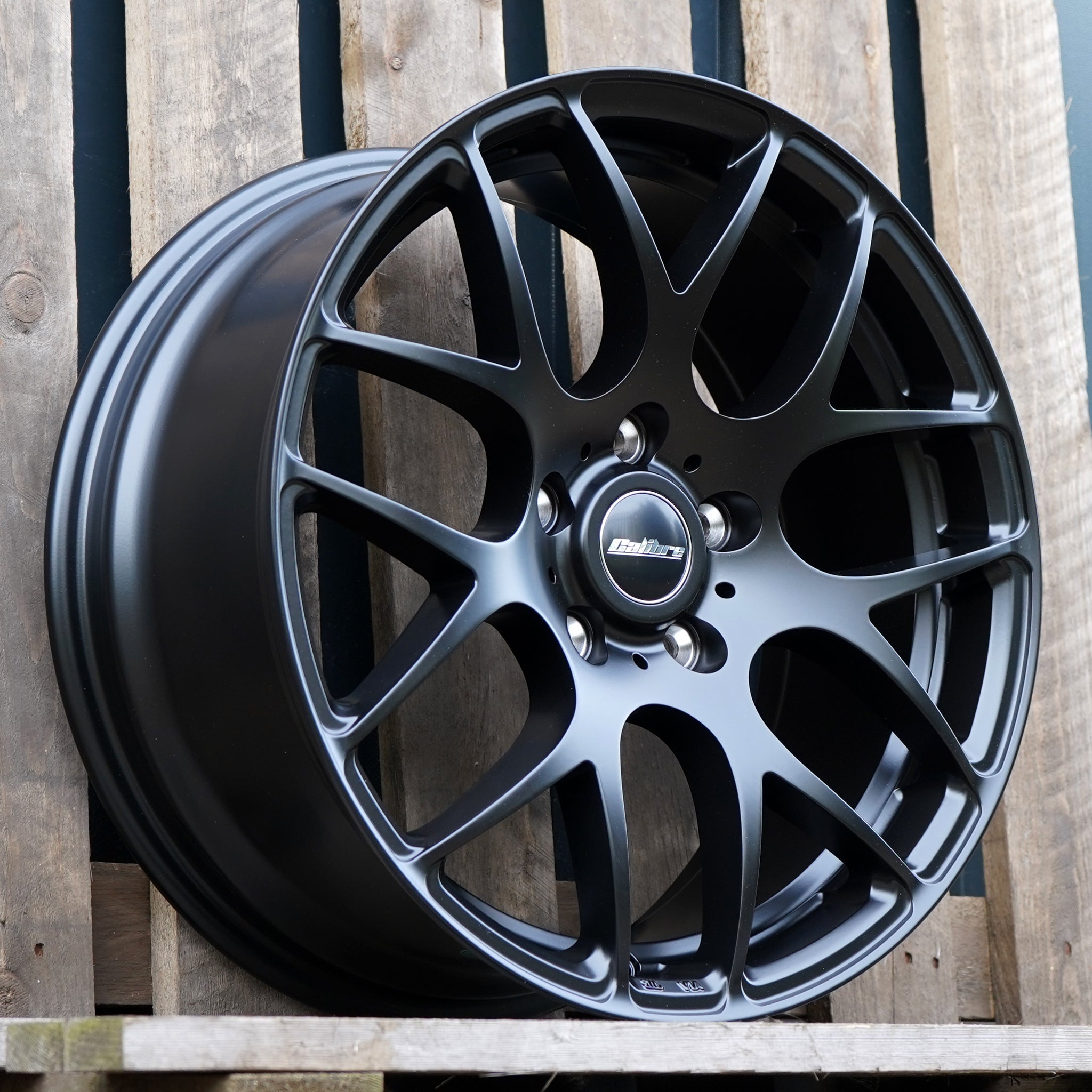 Calibre Exile-R 18" Wheel Package for Volkswagen Transporter T6 (2015+)