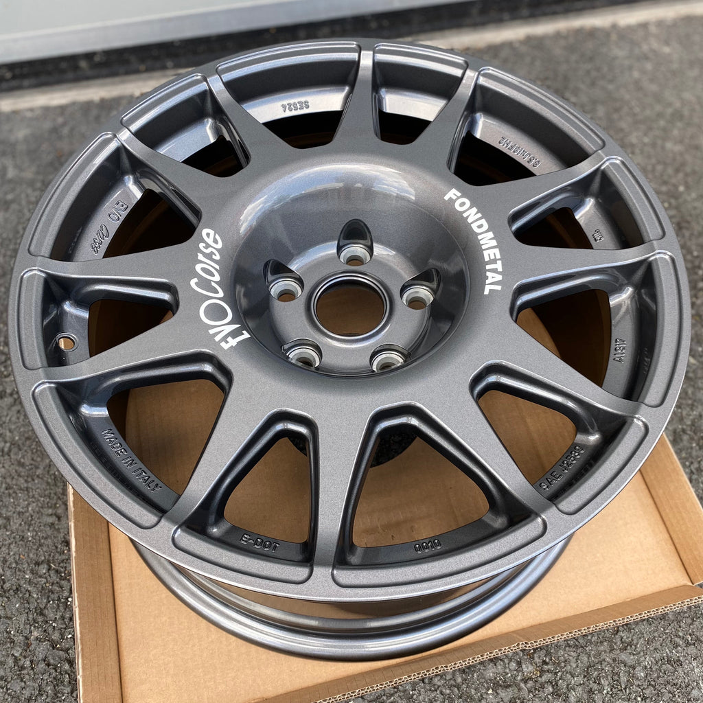 EVO Corse DakarZero Wheel Package for Land Rover Defender (2020+)EVO Corse DakarZero 18" Wheel Package for Land Rover Discovery 3 (2004+)